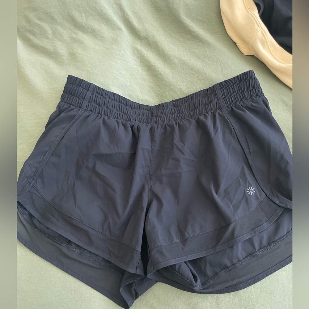 Athleta mesh racer short 4in size small